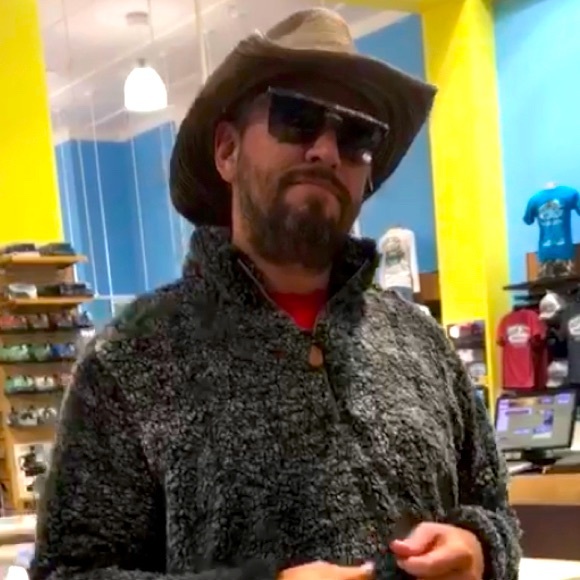 Meet your Posher, Scott - Picture 1 of 1